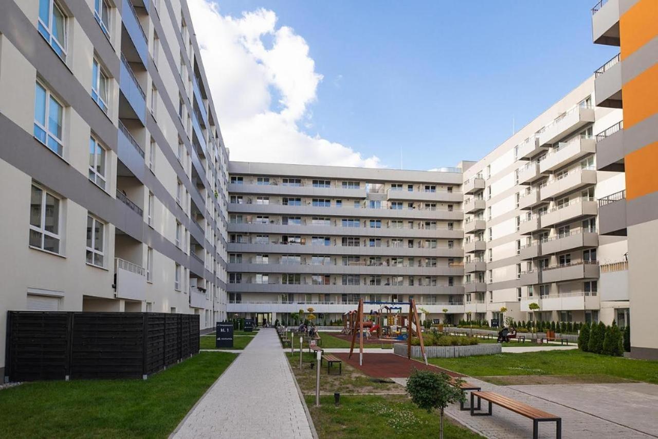 Апартаменти Apart D&K Free Parking Komputerowa 8 Варшава Екстер'єр фото